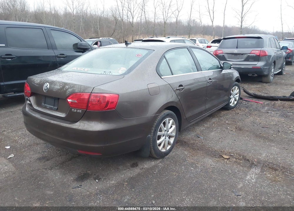 2013 VOLKSWAGEN JETTA 2.5L SE VIN: 3VWBP7AJ4DM427475