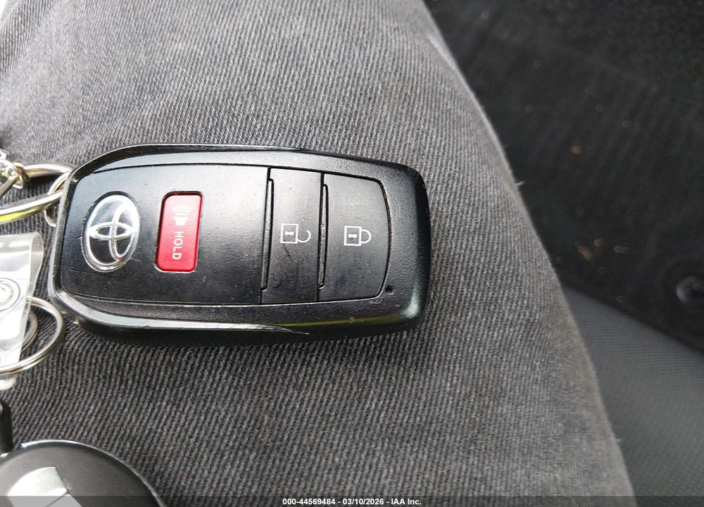 2022 TOYOTA COROLLA CROSS LE VIN: 7MUCAAAG9NV008555