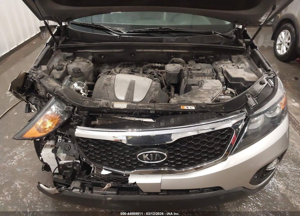 2013 KIA SORENTO EX V6 VIN: 5XYKUDA21DG410455