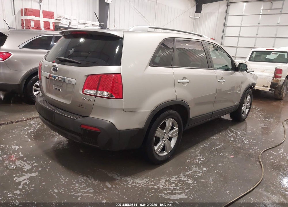 2013 KIA SORENTO EX V6 VIN: 5XYKUDA21DG410455