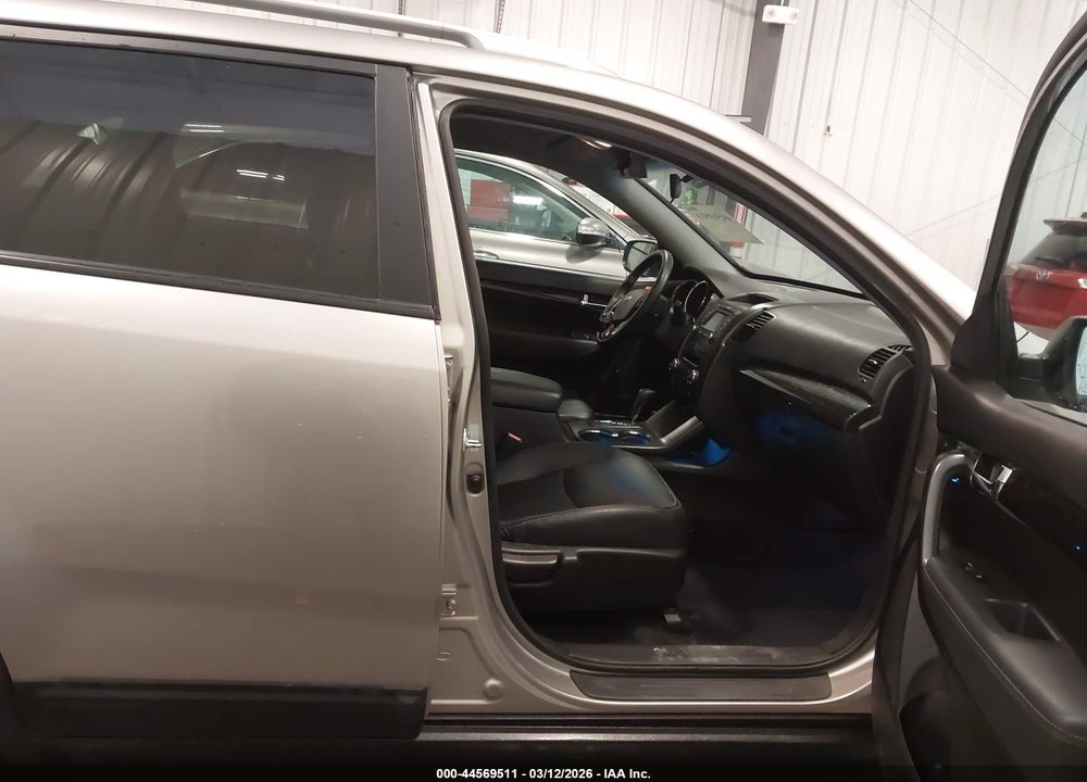 2013 KIA SORENTO EX V6 VIN: 5XYKUDA21DG410455