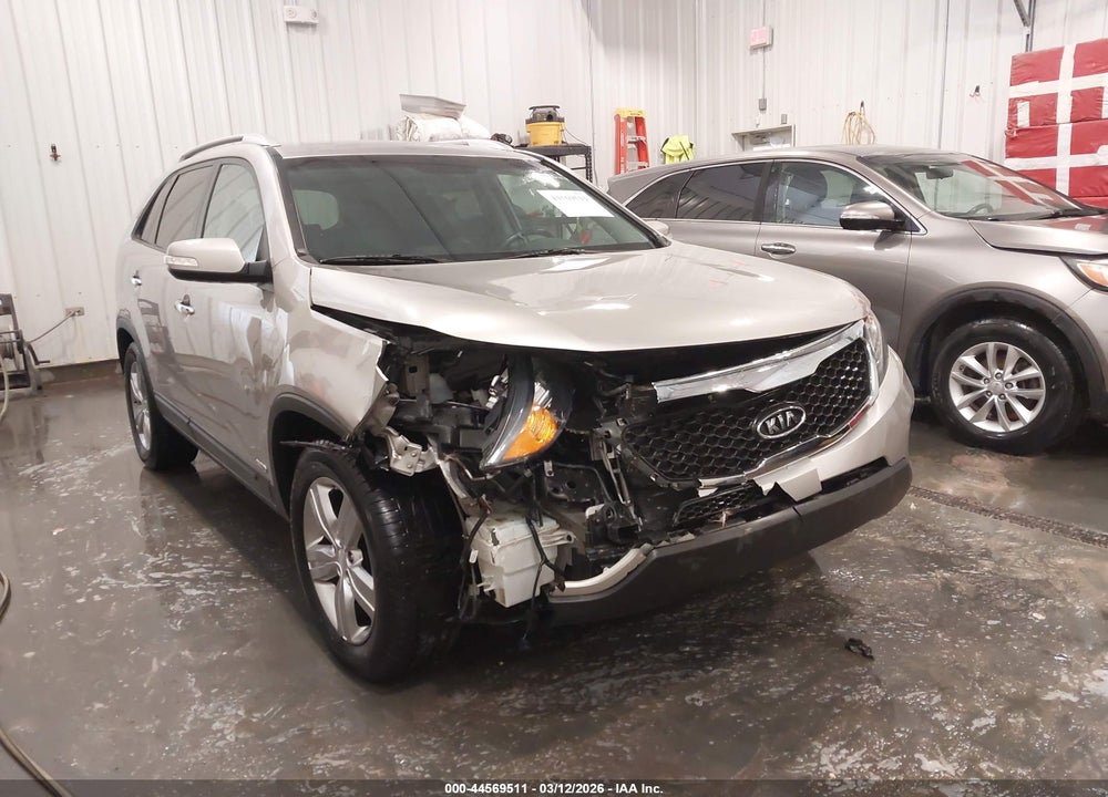 2013 KIA SORENTO EX V6 VIN: 5XYKUDA21DG410455