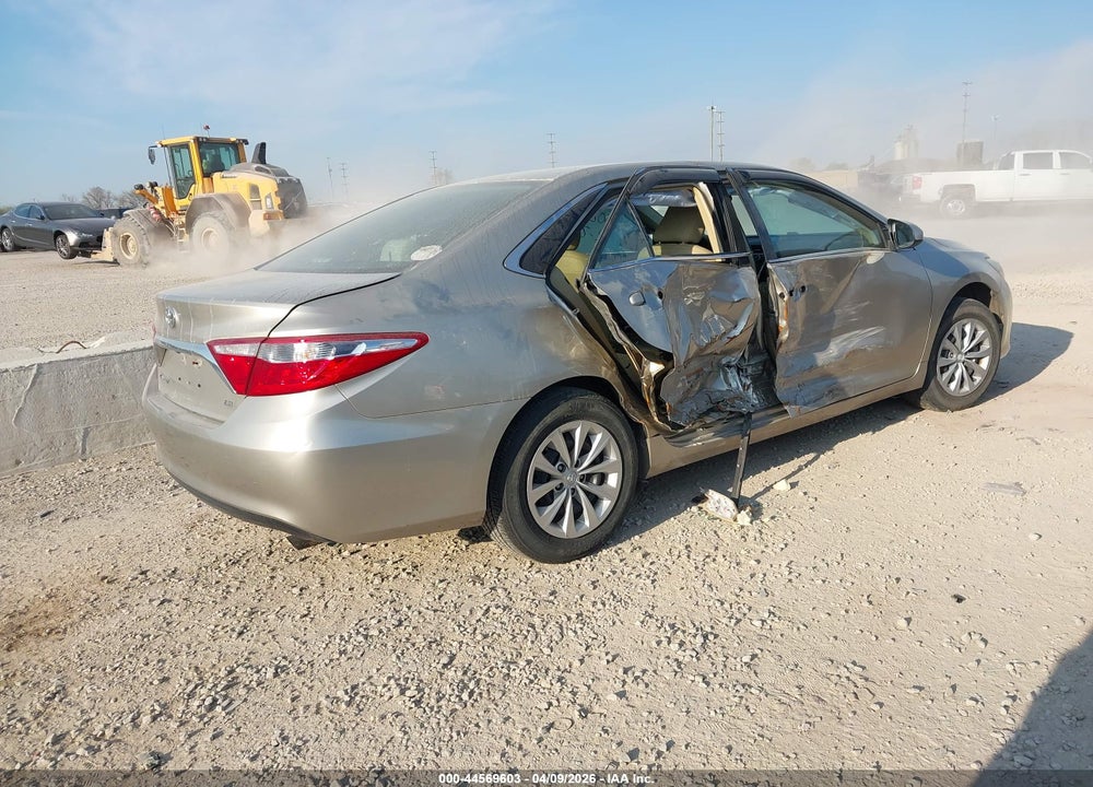 2016 TOYOTA CAMRY LE VIN: 4T4BF1FK5GR577519