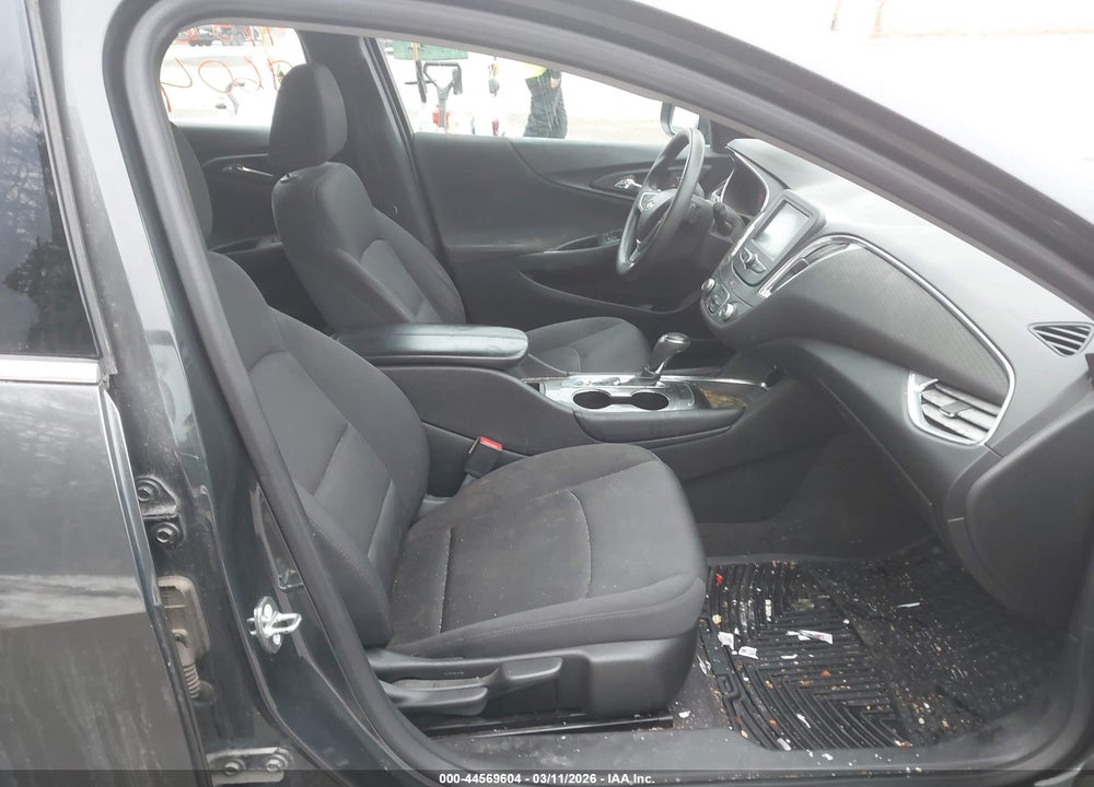 2018 CHEVROLET MALIBU LT VIN: 1G1ZD5ST4JF123758