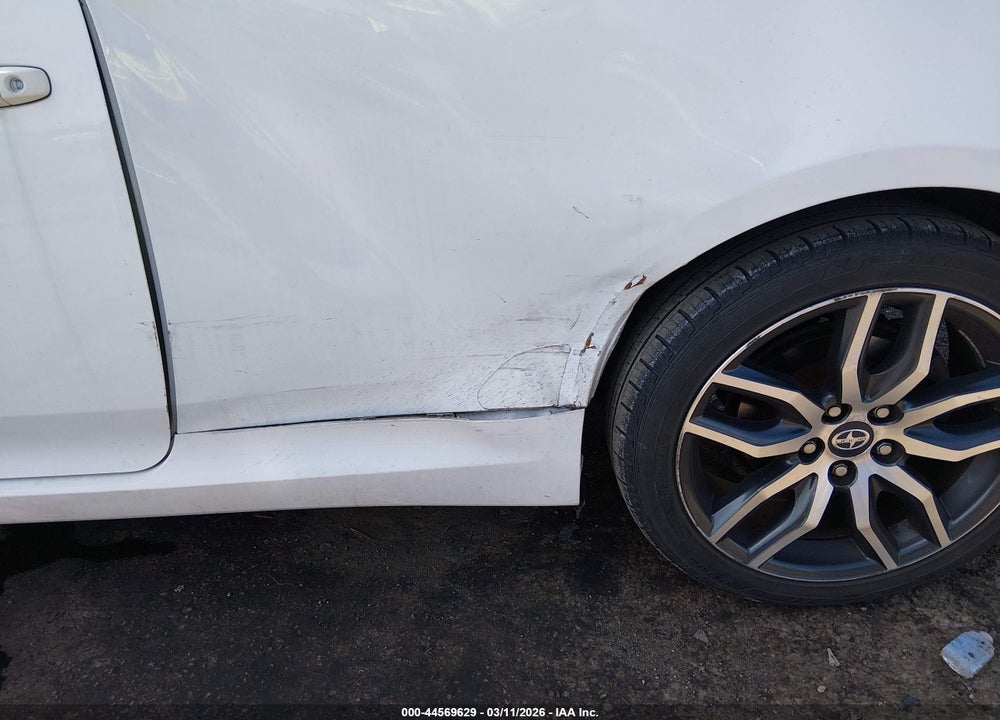2014 SCION TC VIN: JTKJF5C72E3073202