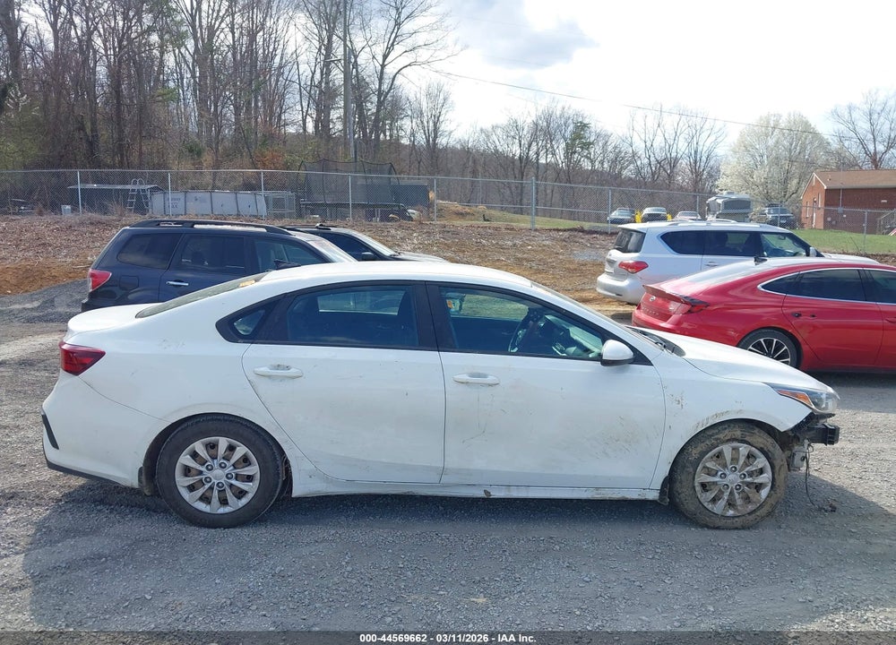 2019 KIA FORTE FE VIN: 3KPF24AD3KE058045
