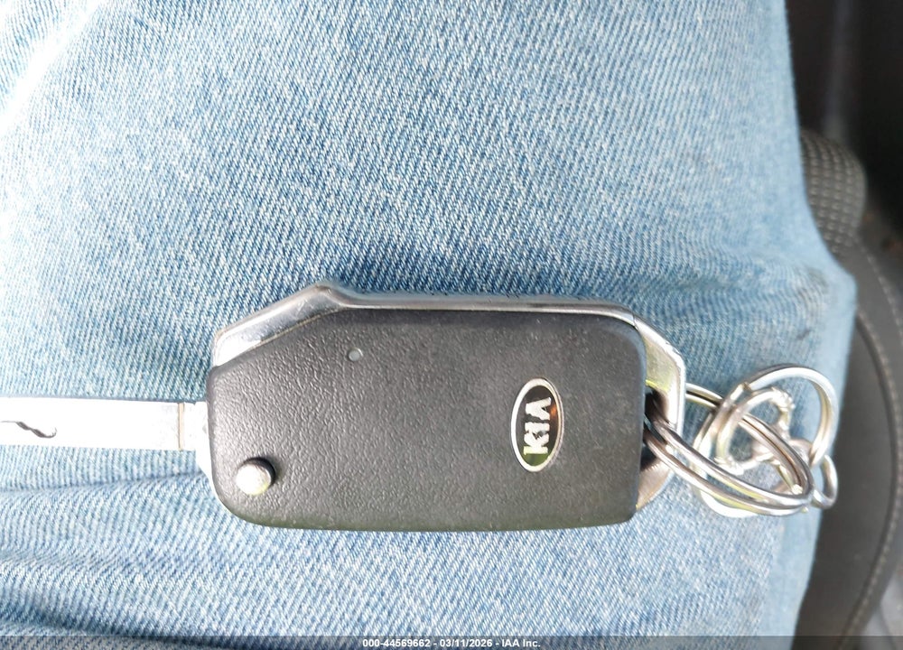 2019 KIA FORTE FE VIN: 3KPF24AD3KE058045
