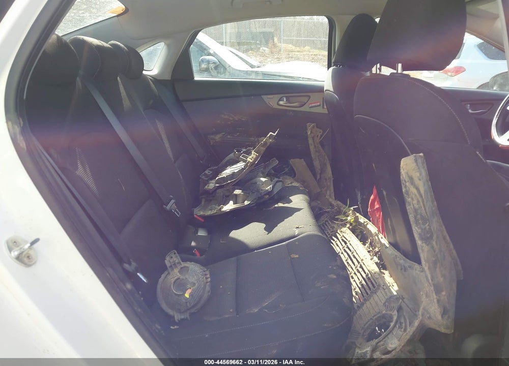 2019 KIA FORTE FE VIN: 3KPF24AD3KE058045
