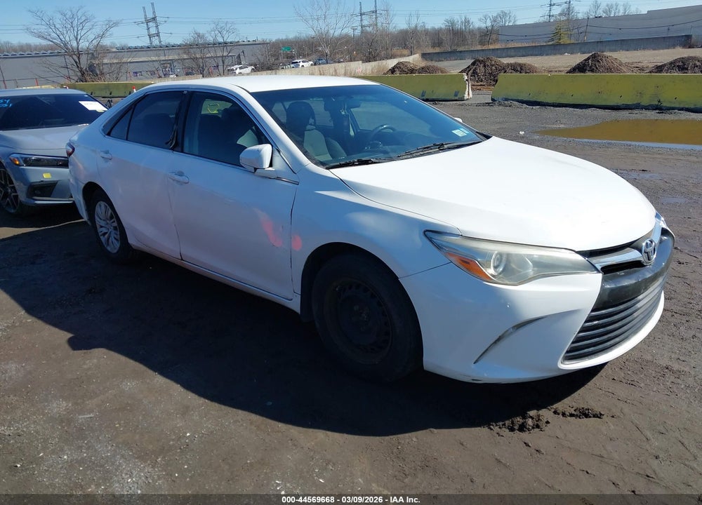 2015 TOYOTA CAMRY HYBRID LE VIN: 4T1BD1FK7FU164497
