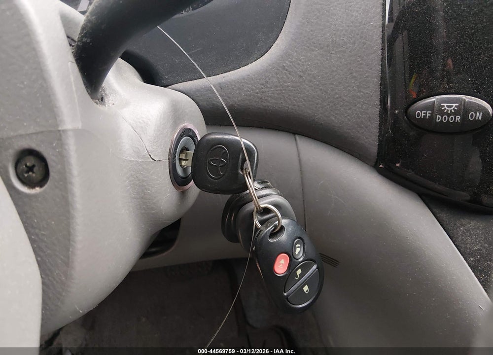 2004 TOYOTA SIENNA LE VIN: 5TDZA23C84S026130