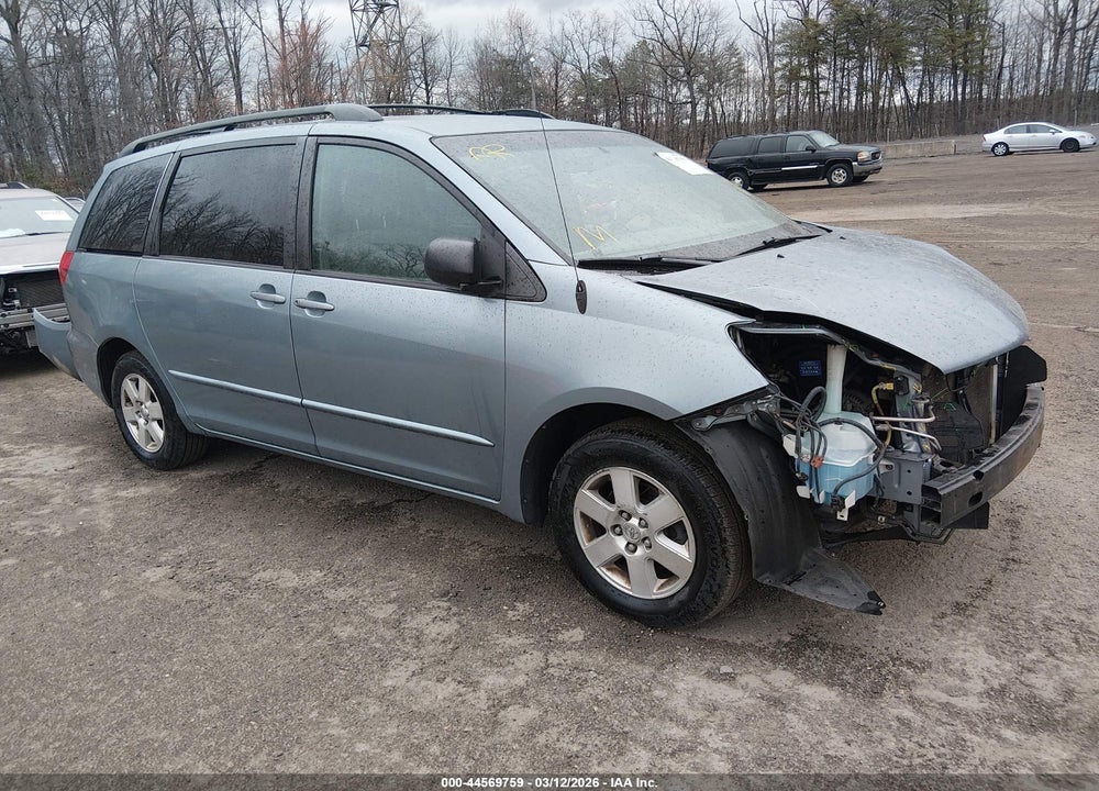 2004 TOYOTA SIENNA LE VIN: 5TDZA23C84S026130