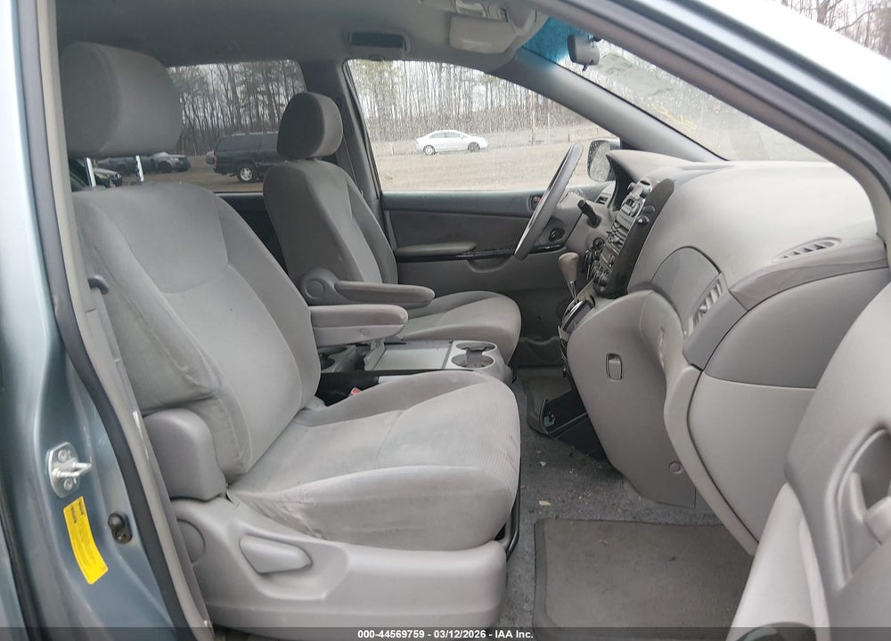 2004 TOYOTA SIENNA LE VIN: 5TDZA23C84S026130