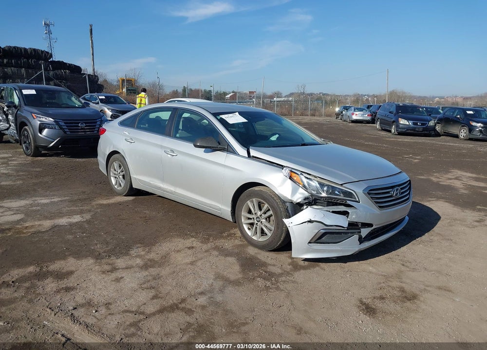 2015 HYUNDAI SONATA SE VIN: 5NPE24AF8FH031793