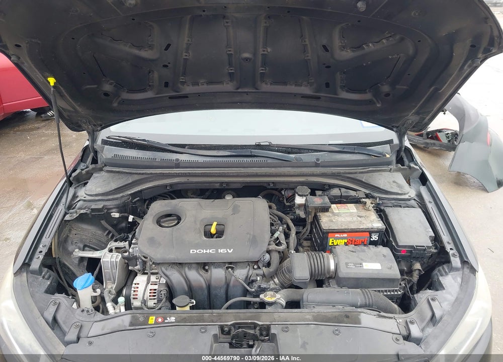 2018 HYUNDAI ELANTRA SE VIN: 5NPD74LFXJH276582