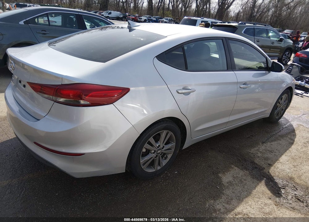 2018 HYUNDAI ELANTRA SEL VIN: 5NPD84LF8JH237826