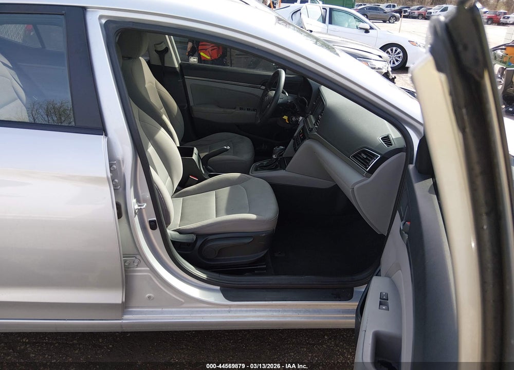 2018 HYUNDAI ELANTRA SEL VIN: 5NPD84LF8JH237826