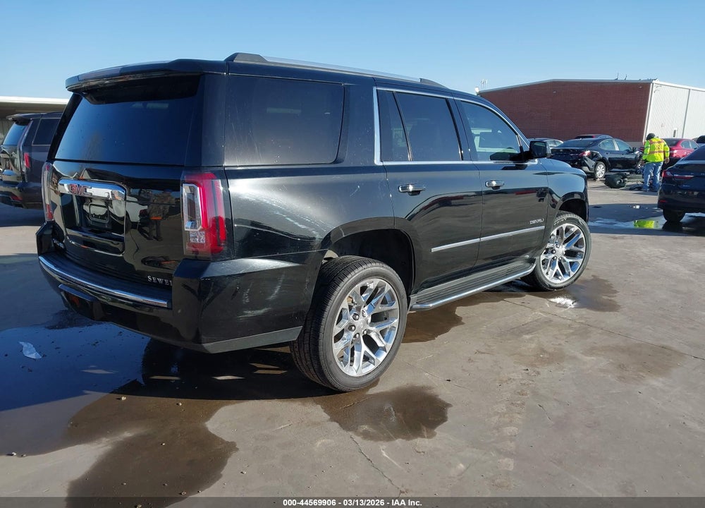 2017 GMC YUKON DENALI VIN: 1GKS2CKJ1HR217658