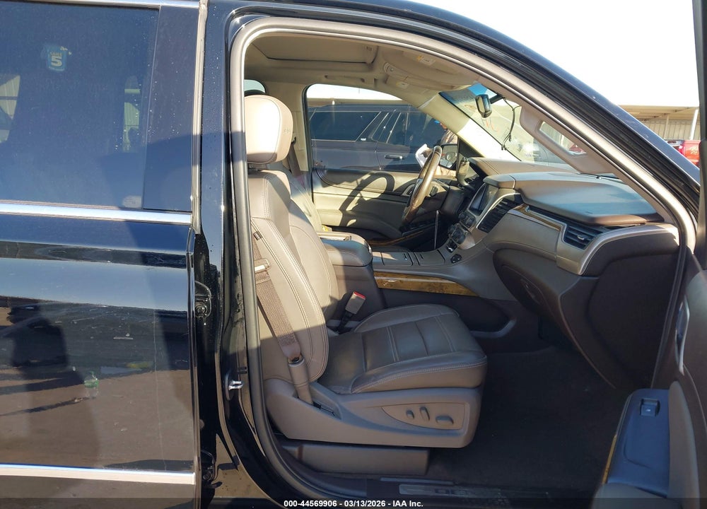 2017 GMC YUKON DENALI VIN: 1GKS2CKJ1HR217658