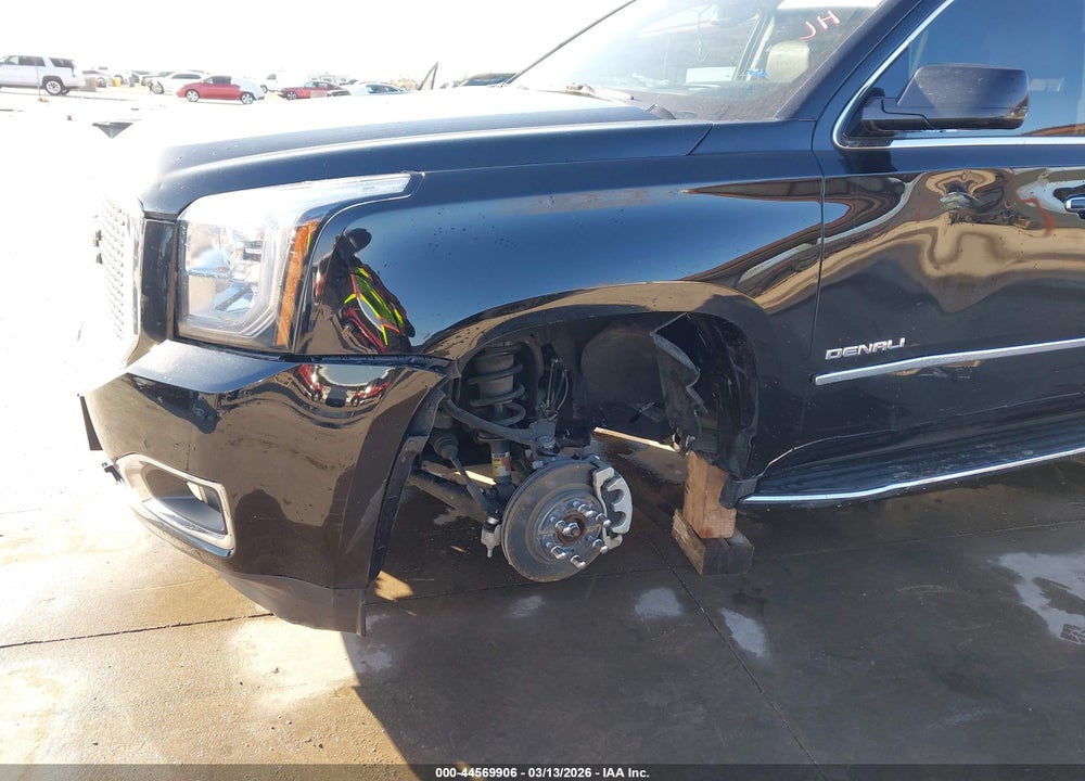 2017 GMC YUKON DENALI VIN: 1GKS2CKJ1HR217658