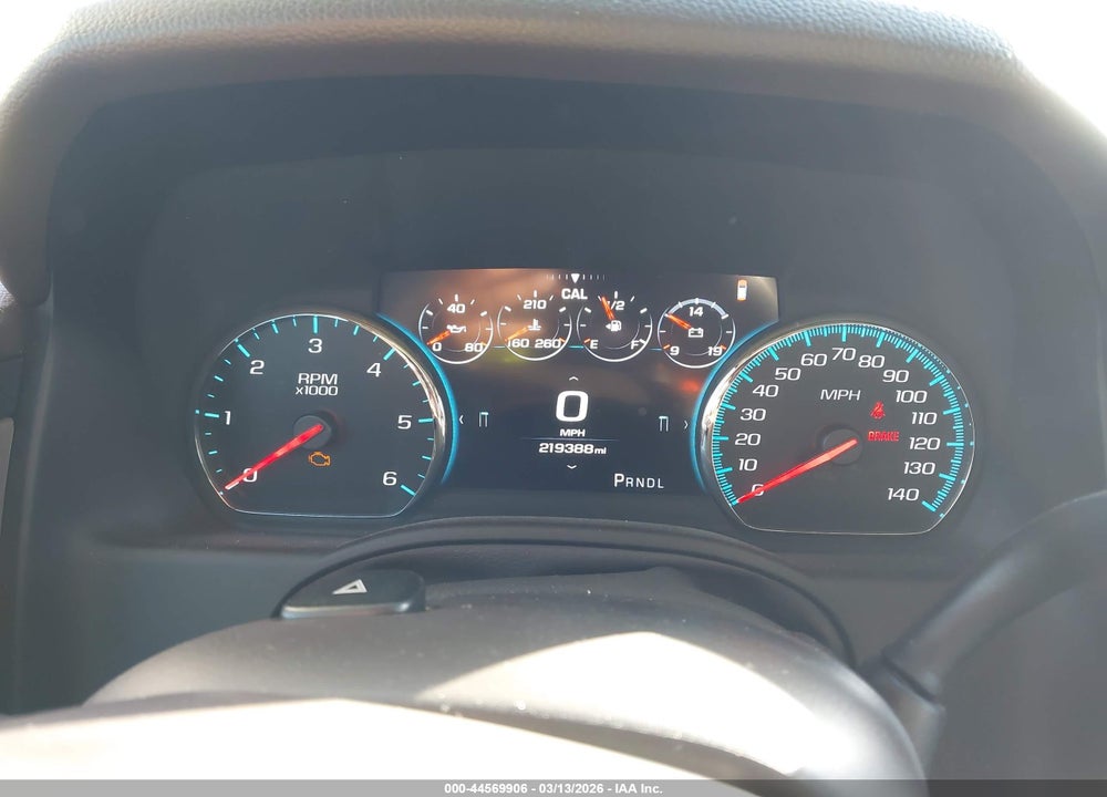 2017 GMC YUKON DENALI VIN: 1GKS2CKJ1HR217658