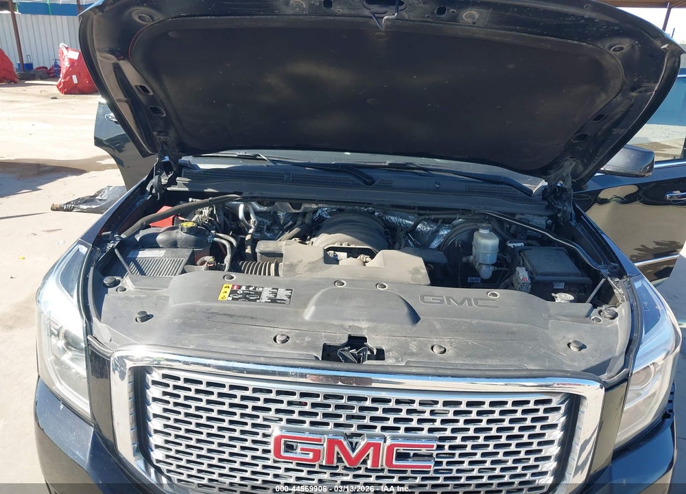 2017 GMC YUKON DENALI VIN: 1GKS2CKJ1HR217658