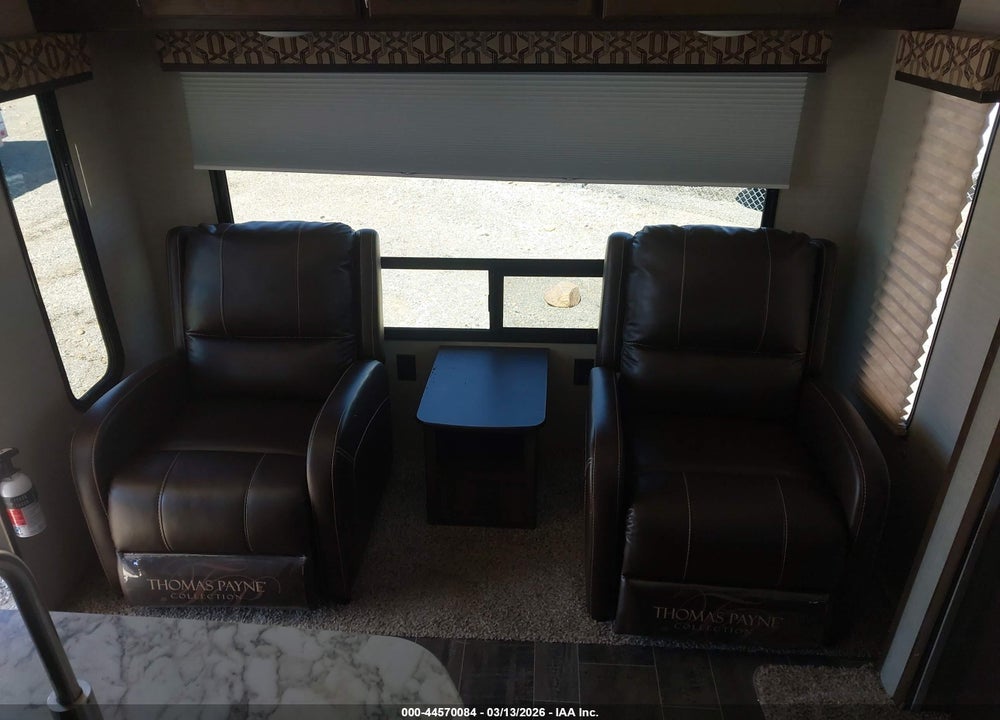2019 KEYSTONE BULLET VIN: 4YDT26920KT430656