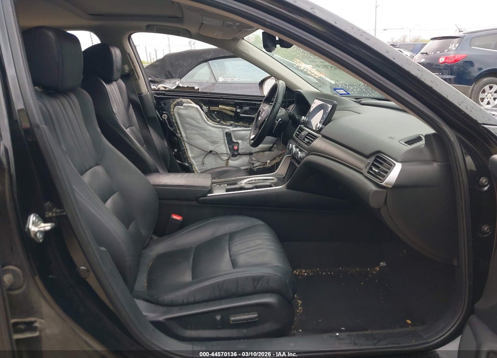 2018 HONDA ACCORD TOURING 2.0T VIN: 1HGCV2F95JA013016
