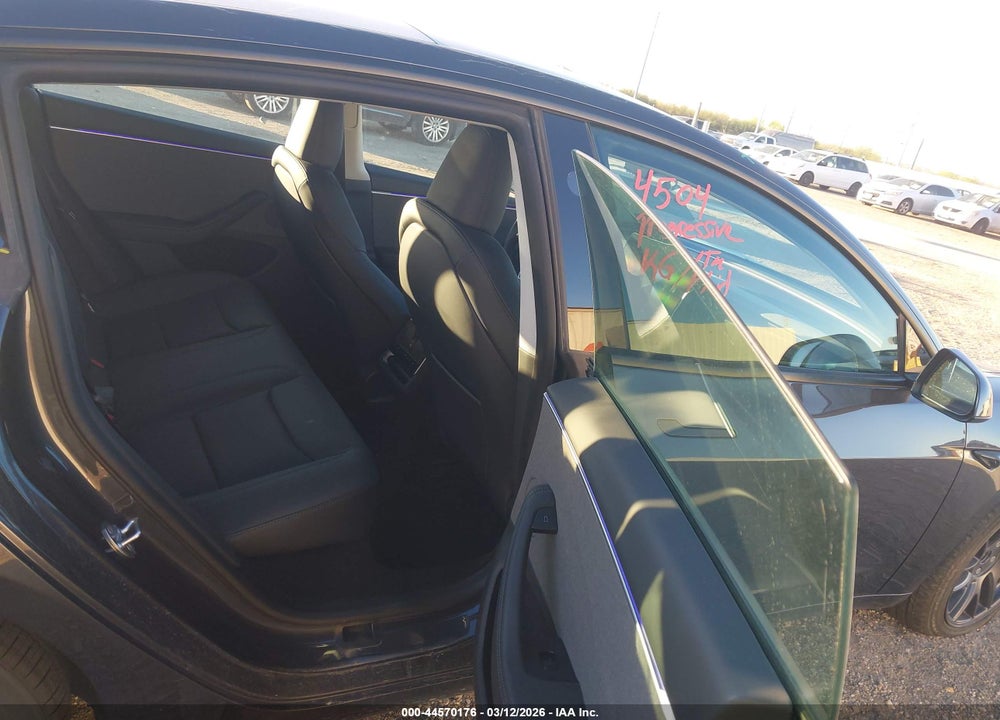 2025 TESLA MODEL 3 LONG RANGE REAR-WHEEL DRIVE/STANDARD REAR-WHEEL DRIVE VIN: 5YJ3E1EA6SF924176
