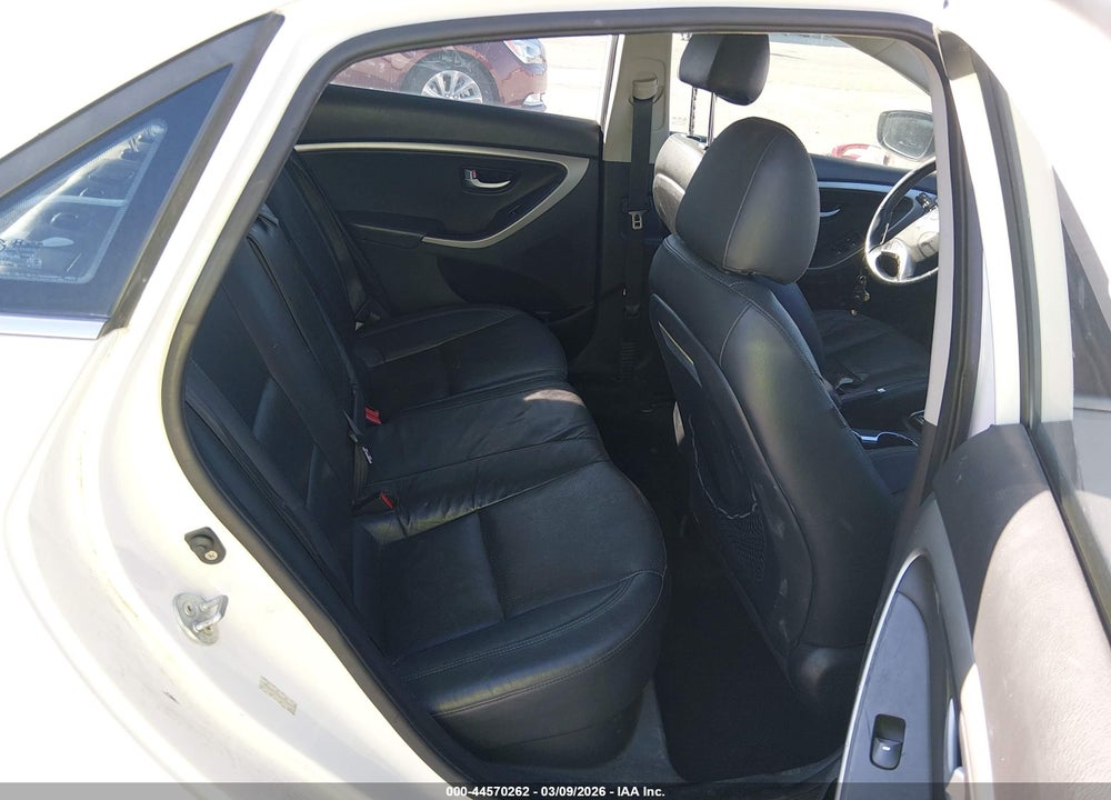 2013 HYUNDAI ELANTRA GT VIN: KMHD35LE7DU121647