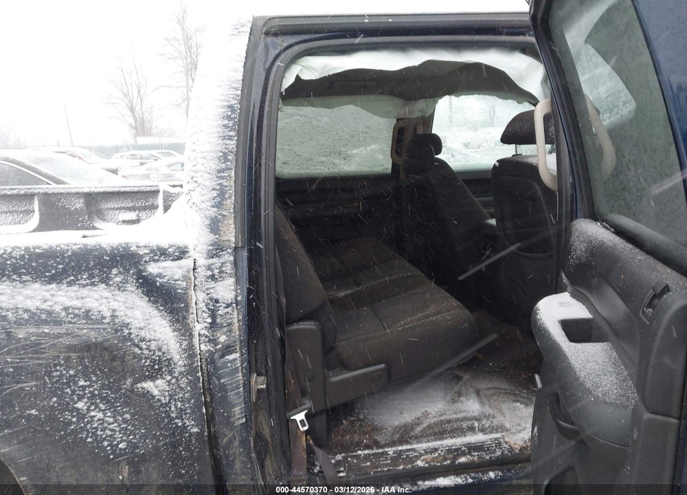2011 CHEVROLET SILVERADO 1500 LT VIN: 3GCPKSE32BG341549