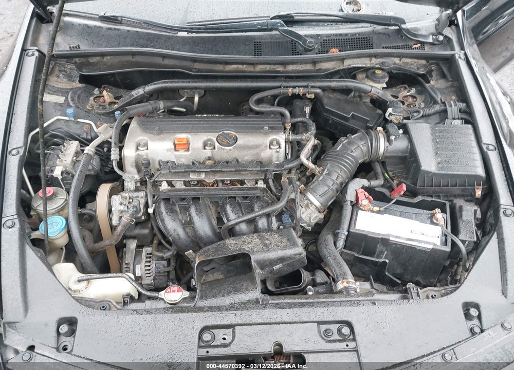 2011 HONDA ACCORD 2.4 EX-L VIN: 1HGCS1B81BA000197
