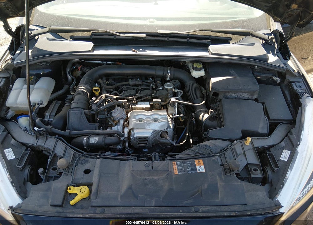2018 FORD FOCUS SE VIN: 1FADP3FE7JL205323