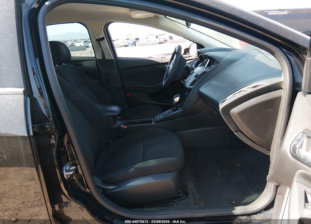 2018 FORD FOCUS SE VIN: 1FADP3FE7JL205323