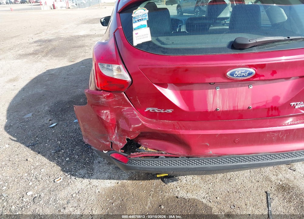 2014 FORD FOCUS TITANIUM VIN: 1FADP3N22EL452245