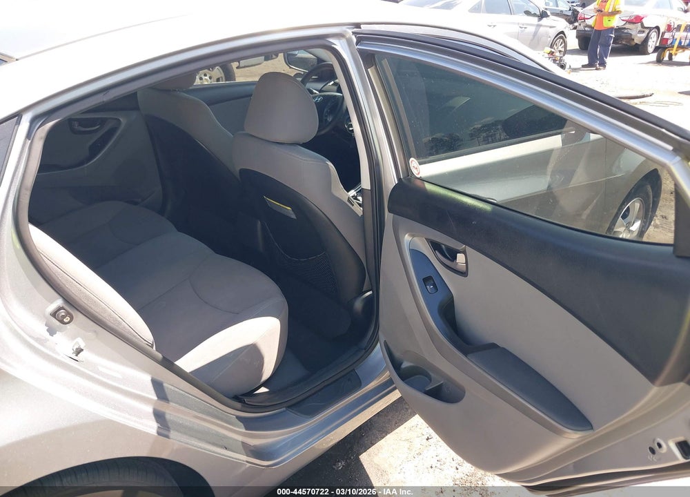 2014 HYUNDAI ELANTRA SE VIN: KMHDH4AEXEU137938