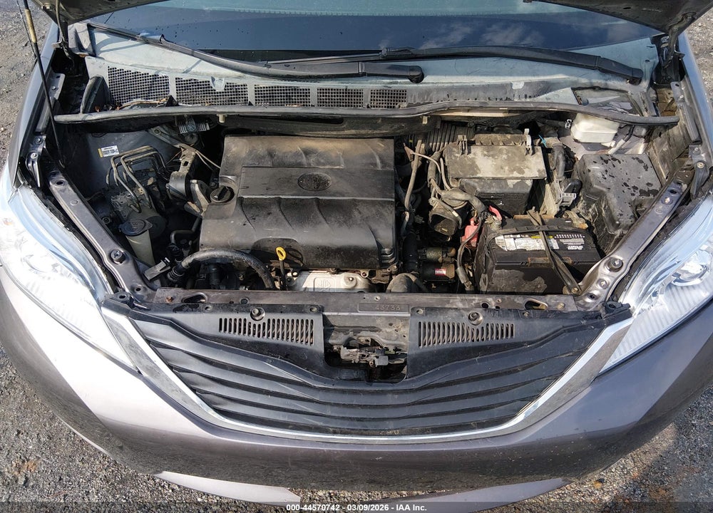 2011 TOYOTA SIENNA LE V6 VIN: 5TDKK3DC7BS062424