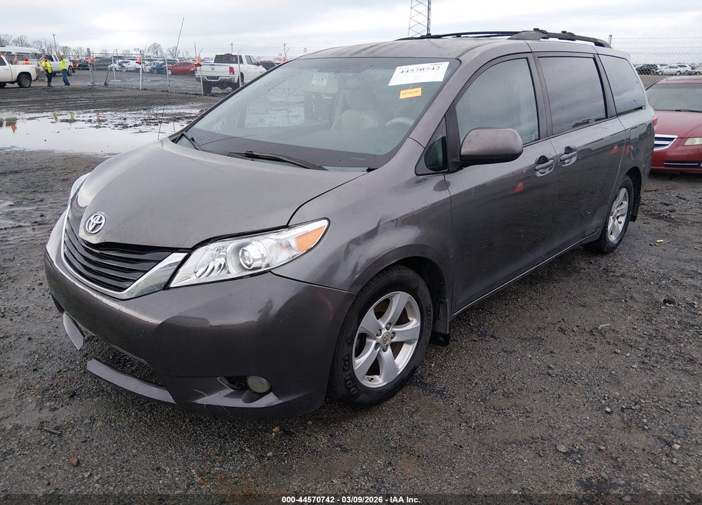 2011 TOYOTA SIENNA LE V6 VIN: 5TDKK3DC7BS062424