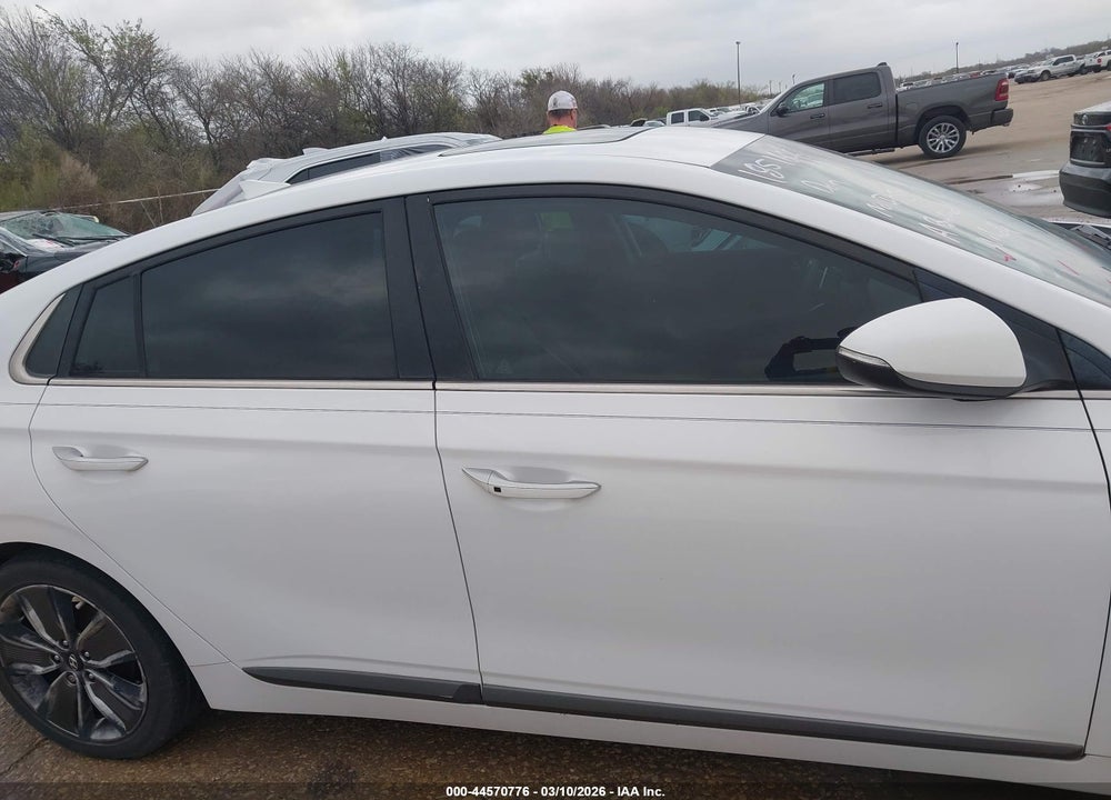 2018 HYUNDAI IONIQ HYBRID LIMITED VIN: KMHC05LC3JU065639
