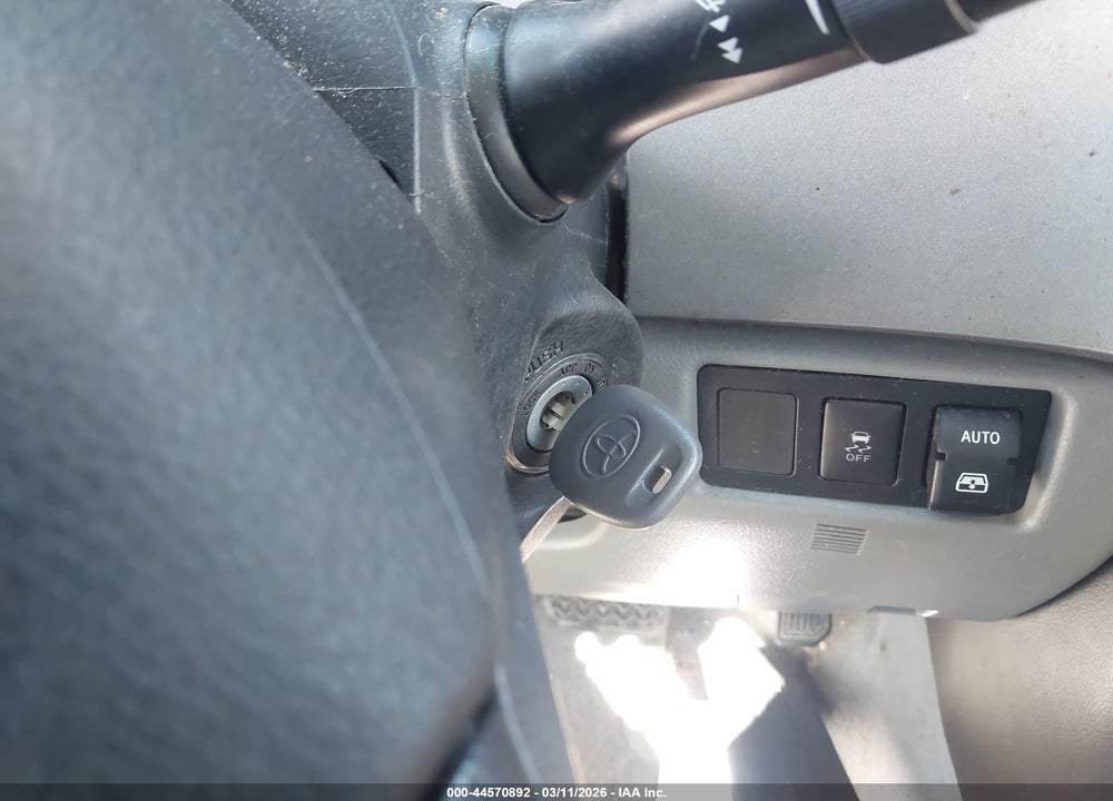 2010 TOYOTA SEQUOIA SR5 5.7L V8 VIN: 5TDZY5G14AS029270