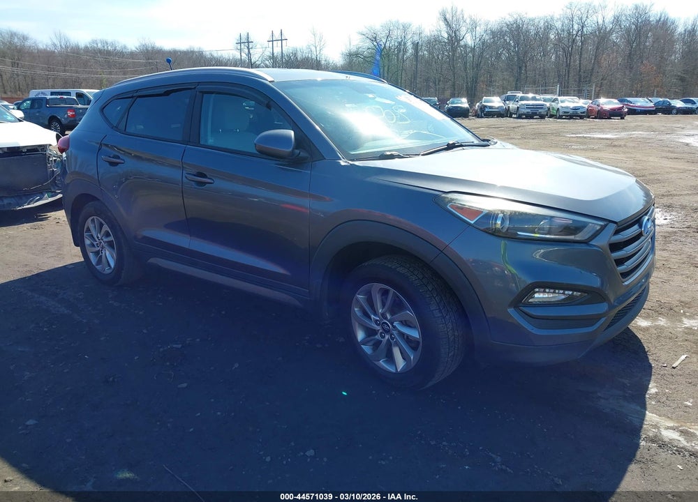 2016 HYUNDAI TUCSON SE VIN: KM8J3CA47GU208566