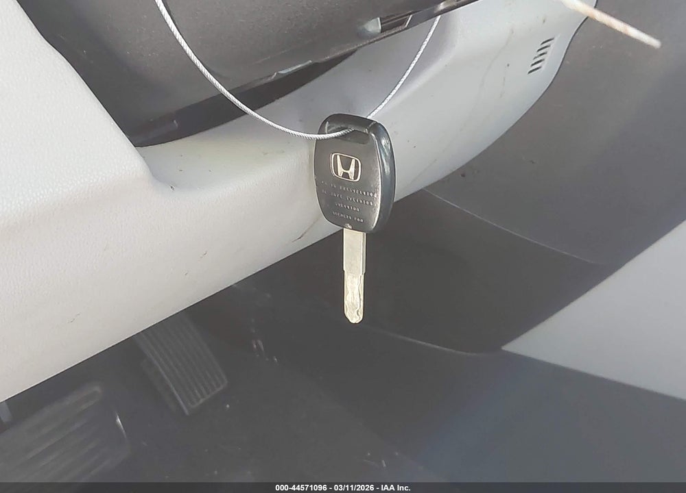 2011 HONDA PILOT EX-L VIN: 5FNYF3H57BB036291