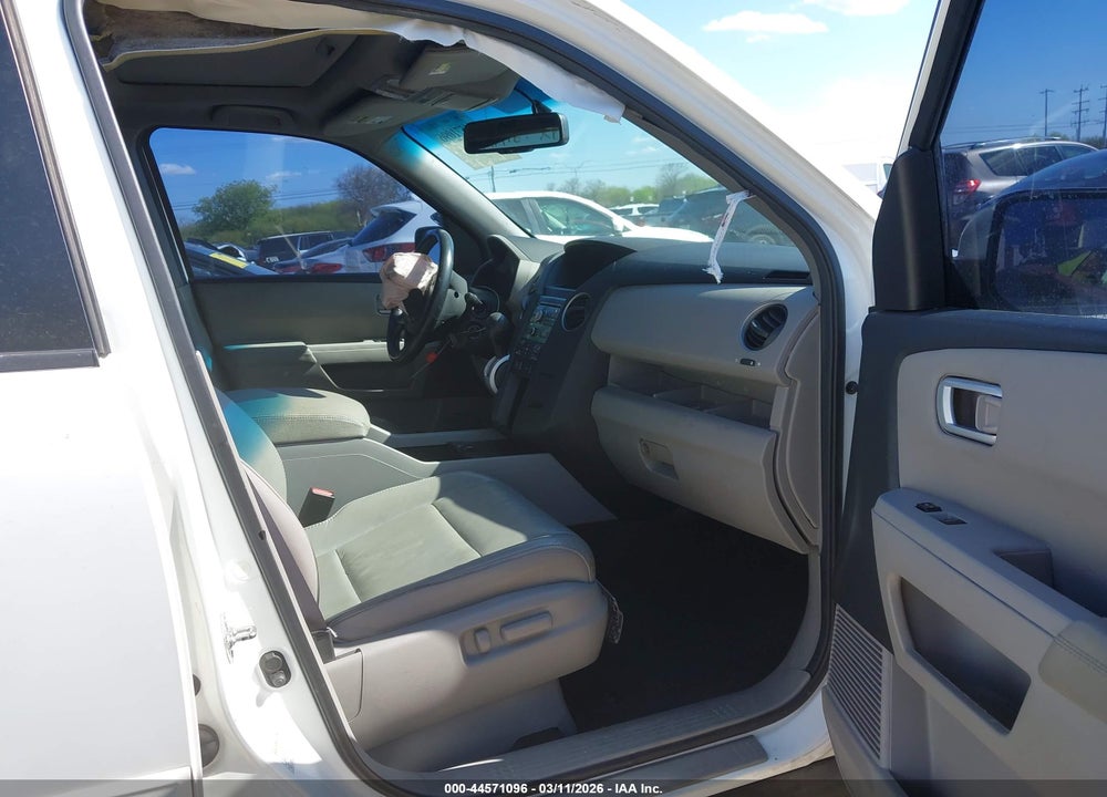 2011 HONDA PILOT EX-L VIN: 5FNYF3H57BB036291