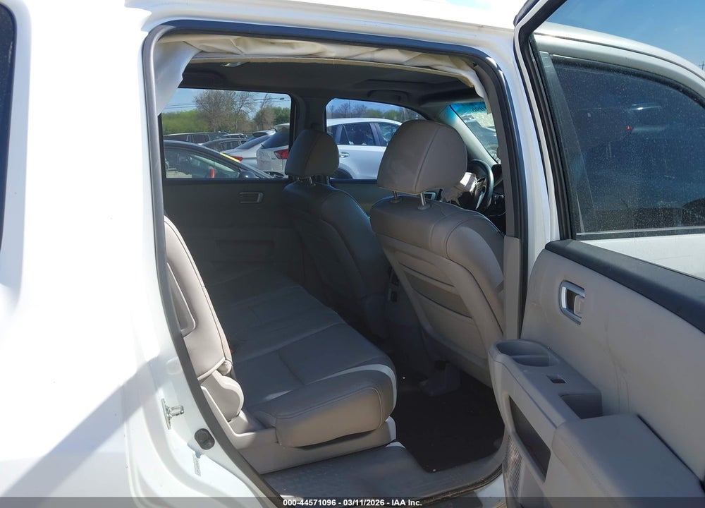 2011 HONDA PILOT EX-L VIN: 5FNYF3H57BB036291