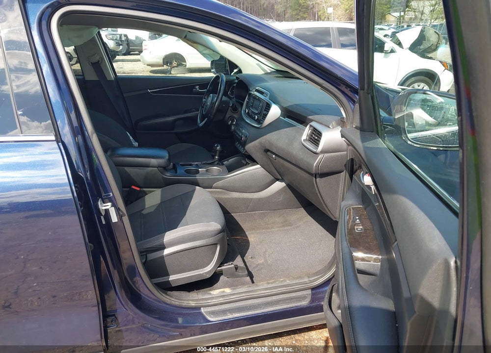 2016 KIA SORENTO 2.4L LX VIN: 5XYPG4A31GG059671