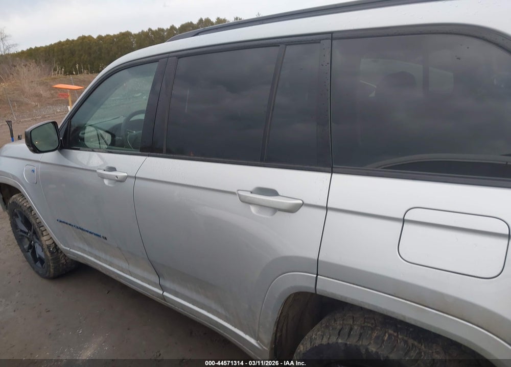 2023 JEEP GRAND CHEROKEE 4XE 30TH ANNIVERSARY VIN: 1C4RJYB69P8905725