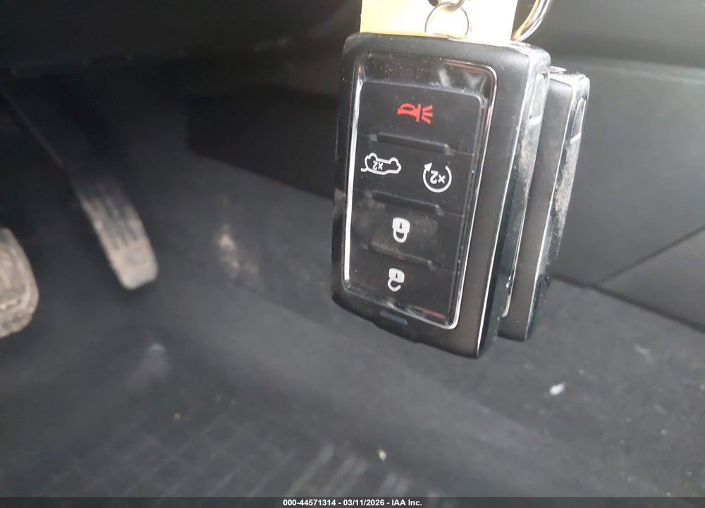 2023 JEEP GRAND CHEROKEE 4XE 30TH ANNIVERSARY VIN: 1C4RJYB69P8905725