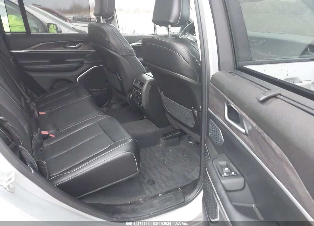 2023 JEEP GRAND CHEROKEE 4XE 30TH ANNIVERSARY VIN: 1C4RJYB69P8905725
