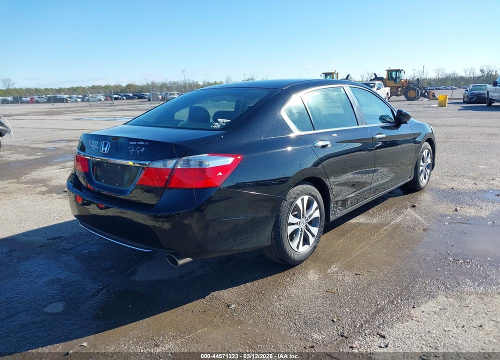 2015 HONDA ACCORD LX VIN: 1HGCR2F39FA014032