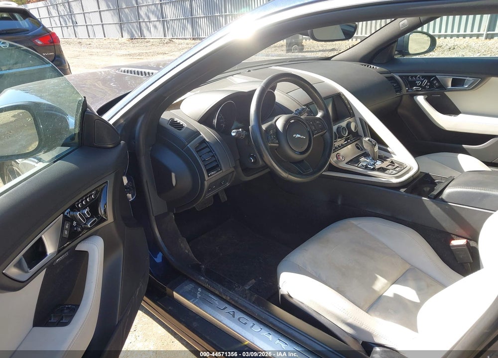 2017 JAGUAR F-TYPE PREMIUM VIN: SAJWA6ATXH8K44594