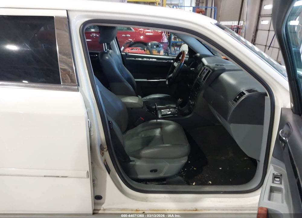 2005 CHRYSLER 300 TOURING VIN: 2C3AA53G75H673639